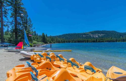 3BR Tahoe Donner Cabin with HOA Perks like Pools Hot-Tub Minutes to Trails Lake Golf - Foto 55