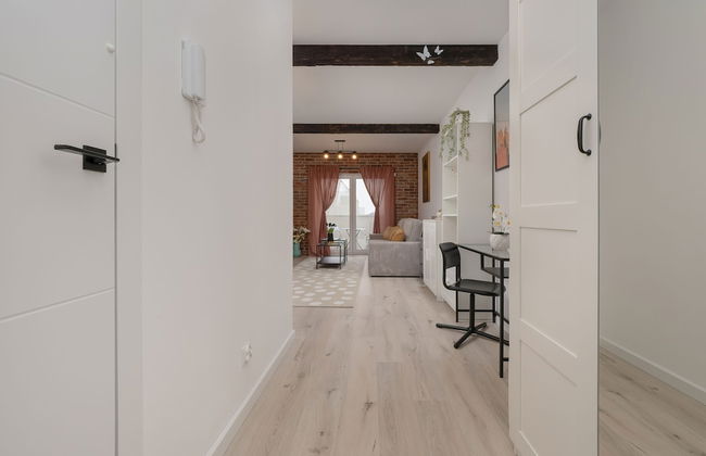 Modern Studio With Balcony by Renters - Photo 33