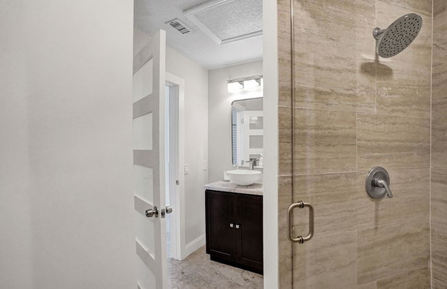 The Grand Luxe 8BR Villa w Pool and Basketball - Foto 26