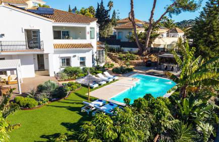 VACATION MARBELLA I Villa Azahar Retreat, Paradise for Golfers, Private Heated Pool, Close to the Best Beaches and High-end Restaurants - Photo 14