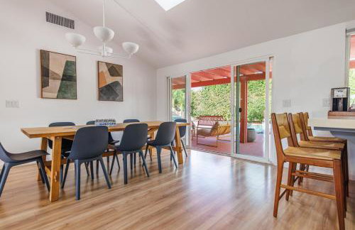 The Pink House - Palm Springs Gem with Private Pool & BBQ - Foto 45