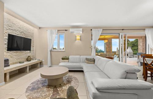 Villa Sterpazzi near Poreč with heated private pool, sea view, jacuzzi and sauna - Foto 43