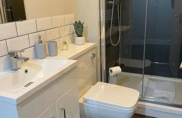 Willow House by Shortstays4U A lovely 2bedroom Townhouse with free parking in town centre! - Foto 9