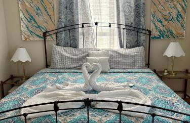 The Lambo Beach Cozy Retreat 2BR 2BA, Near UTMB & Cruise Port - Foto 2