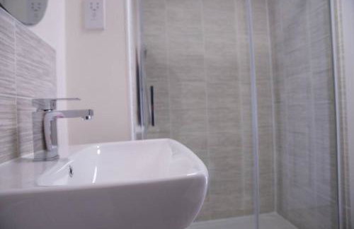 5 Swiftsure - Stunning 4 Bed Home, free parking - Foto 32