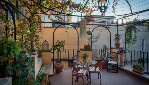 Appartamento con terrazza La Voliera di Bacco - Foto 2, Garden, Garden view