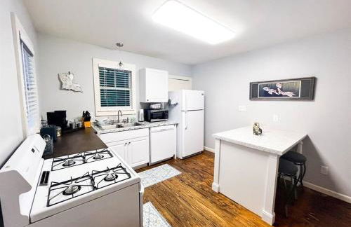 Unwind & Relax at Azalea Cottage on Bayou - Foto 11