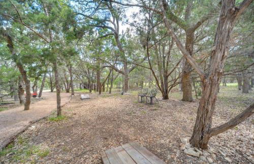 Horse Thief Inn Cabin Retreat with Deck and Hot Tub! - Foto 30