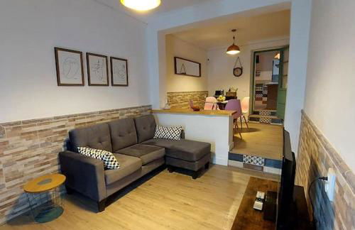 Cozy Townhouse - Photo 1