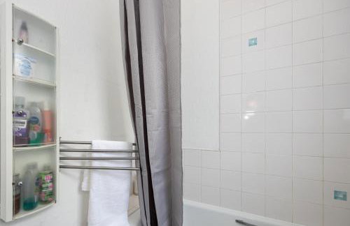 Steps from Old Trafford - Modern Manchester Stay - Foto 23