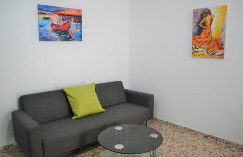 Impressive 1 bed Apartment with a stunning bathroom and Terrace CB4EV - Photo 3