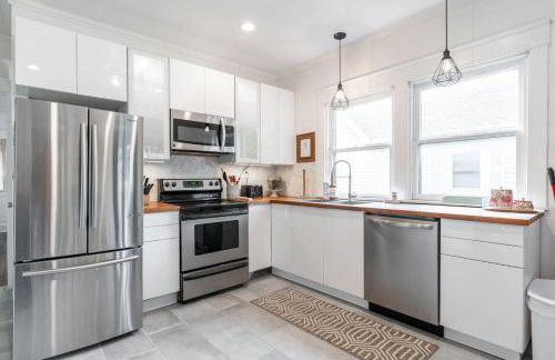 6 Bedroom Duplex Sleeps 14 Close to Lucas Downtown - Photo 16