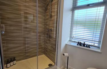 Cosy Mytholmroyd Getaway - Photo 9