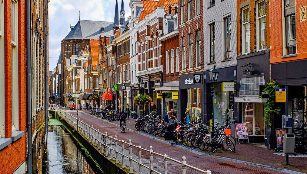 Delft Private Walking Tour - Photo 2