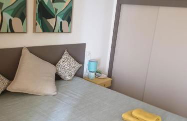 Sunny Corner, delux apartment vista mar and pool - Photo 24