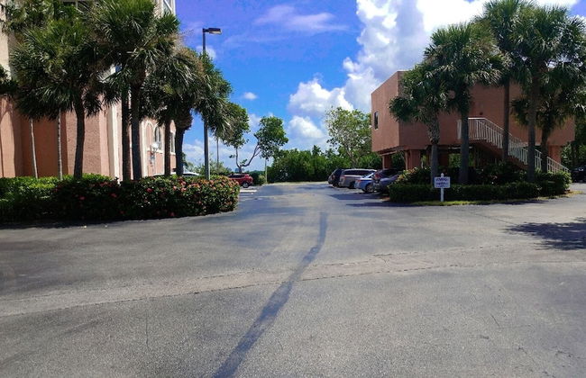 Lovers Key Resort by Check In Vacation Rentals - Photo 40