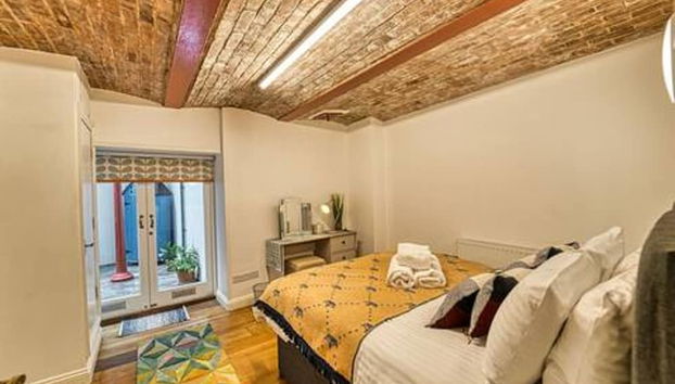 Host Stay The Basement on the Tything - Foto 4, Habitación