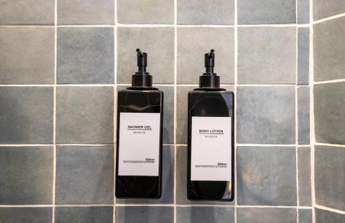 Centre - Parking - 5 min Place Comédie - Tram - Foto 19