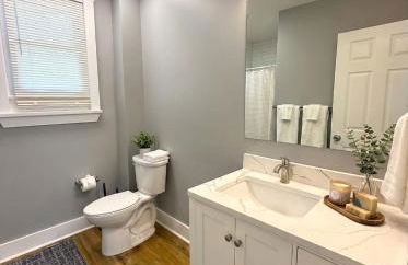 Cozy Walk up King Bed Fast Wifi - Foto 10