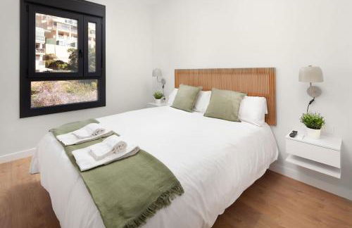 Your Sunny Retreat! Modern apt steps to the beach - Foto 6