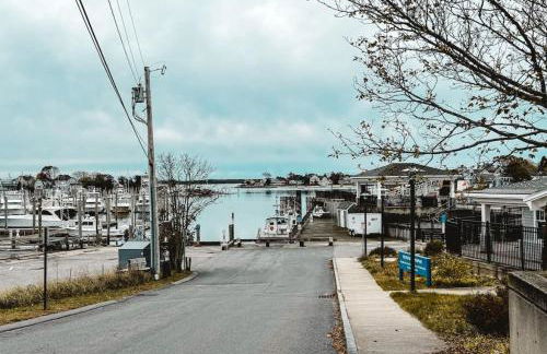 Water Access 5-Bed 2-Bath Retreat - Foto 21