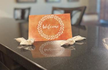 Downtown Condo Above Restaraunts- Free Parking - Foto 15