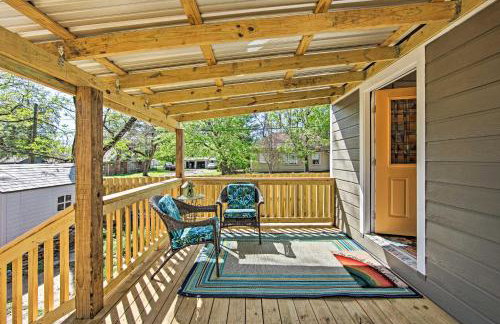 Renovated 'Carnegie Cottage' - Walk to Dtwn! - Foto 20