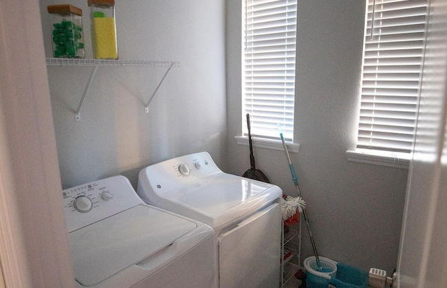 Brand New Modern Pet Friendly Zen Home W/ Private Home Theater & Hot Tub! 2 Bedroom Home by RedAwning - Photo 10