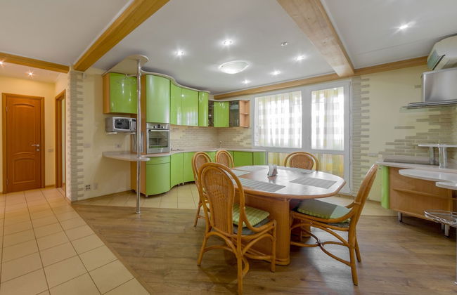 InnHome Apartments on Vorovskogo 36b - Photo 2