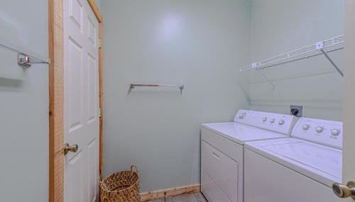 Bear Pause Cabin 3 BR/3BA Amazing view of the Lake - Foto 5