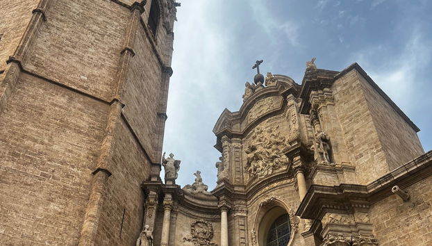Facciata della cattedrale di Valencia