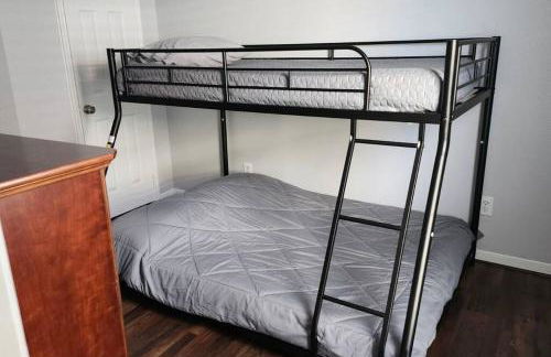 Modern home with beautiful pool - Foto 29