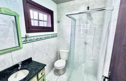 Ampla e luxuosa casa com áreas de lazer - Foto 9