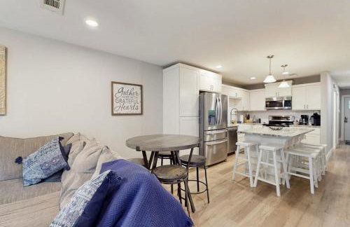 Condo Near Lake Horseshoe Bay with Private Balcony, Washer/Dryer, A/C, WiFi - Foto 7