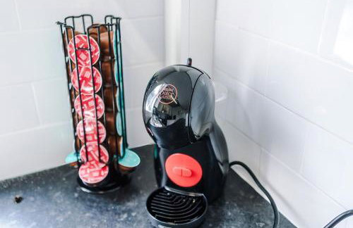 NEW! Modern 3-Bed House, Free Parking, Fast Wi-Fi & Easy Manchester Access - Foto 48