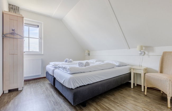 Beachside Villa + Sauna - Photo 4