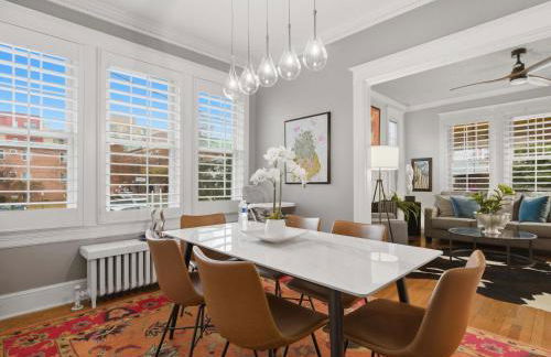 Charming 4BR Bungalow - Steps to Clarendon METRO - Foto 5