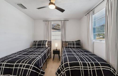 Elegant Largo Retreat, Sleeps 8, 10 Mins to Beach - Foto 4