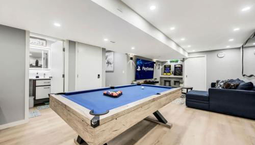 Modern 5BR, Kid-Friendly Home In Poconos with Pool Table - Foto 3