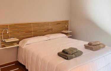 La Casa del Pueblo con piscina y barbacoa - Foto 10