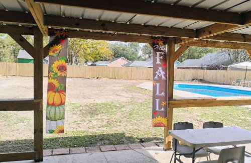 The Denham Springs Esape- Pool, Comfort & Charm - Foto 34