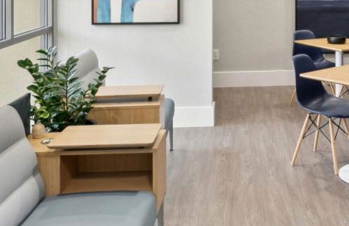 Lux Oasis in Woodland Hills - Foto 44