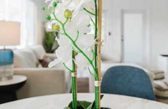 Serene Waterfront 2BR 2BA with Intracoastal Views, Pool, Balcony, Parking - Foto 39