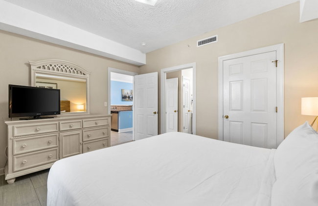 Twin Palms by Book That Condo - Photo 59