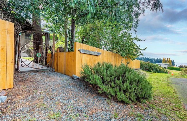 Windswept by Avantstay Water Views, Covered Deck, Walk to the Beach - Photo 43