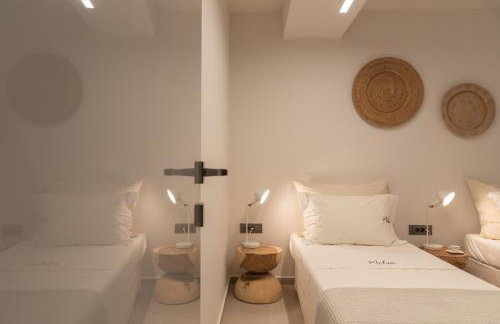 Athina Luxury Villa, with Pool & Walk to the Beach, By ThinkVilla - Foto 44