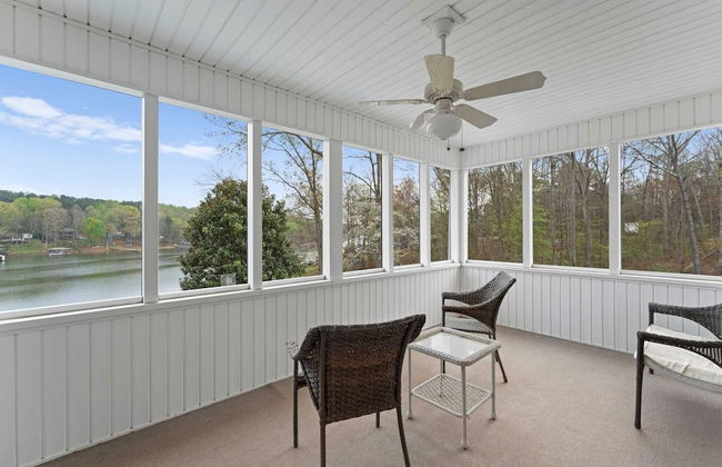 Sleeps 22, Lakefront w/ Private Dock & Pool, 2 Houses Lake Living by Avantstay - Foto 77