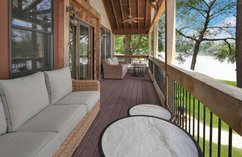 Lakefront Lodge with King Beds and Game Lounge - Foto 6