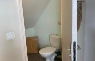 Two Cottages in Beautiful Brittany 5 Bedrooms Sleeps 10 Pets Welcome Heated Swimming Pool Free Wifi - Foto 38