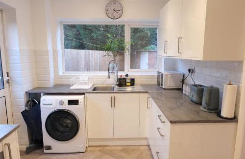 Comfy, Modern, 3 Bed House - Free Parking - Quiet Area - Near Solihull, NEC, Airport - Foto 20